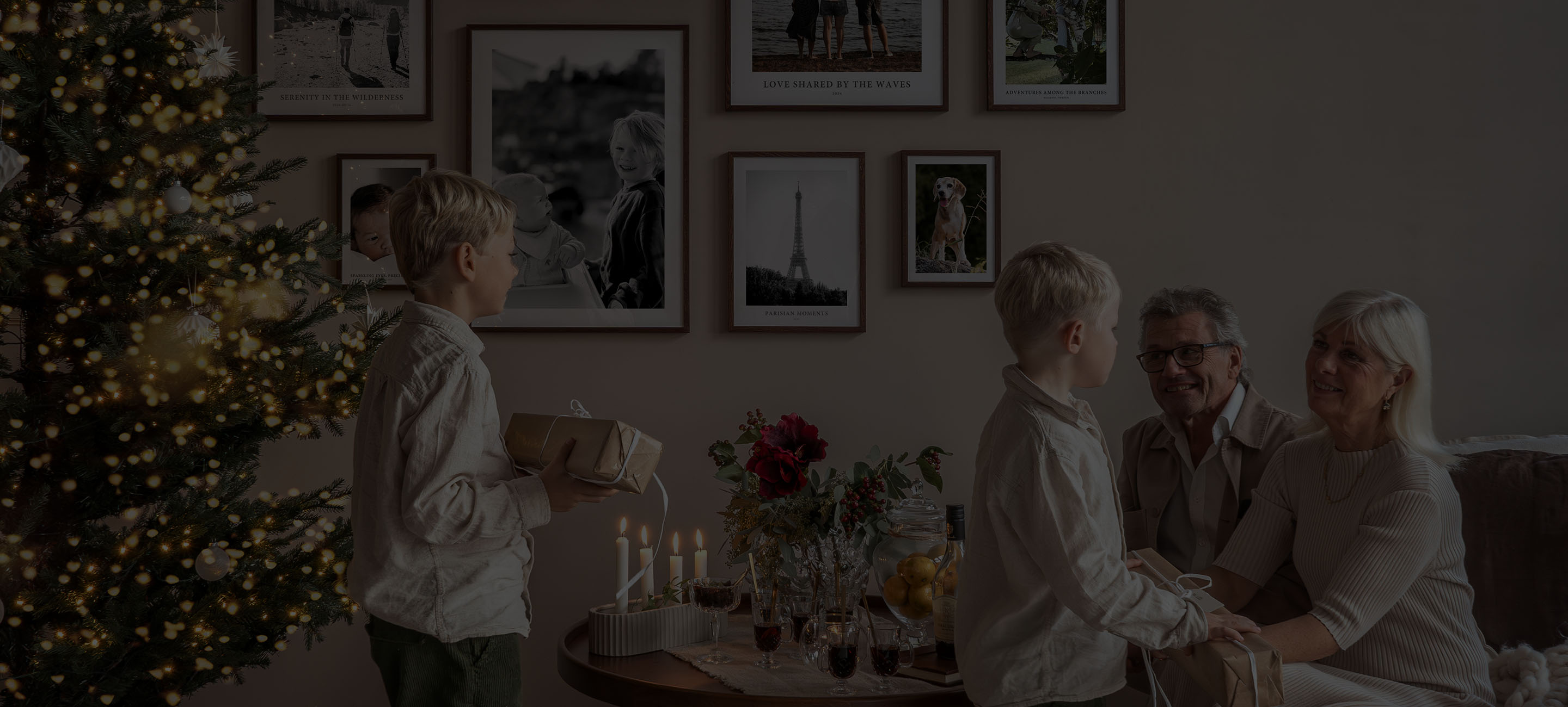 Family with Christmas gifts for Black Week