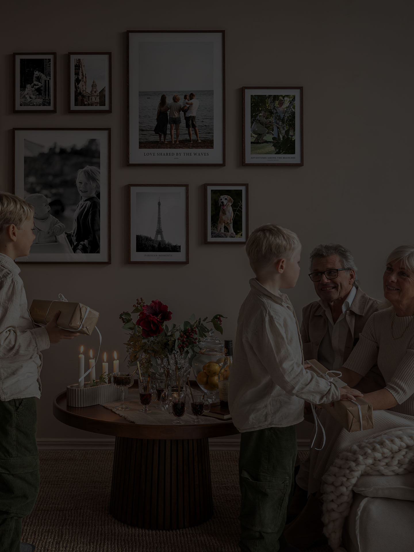 Family with Christmas gifts for Black Week